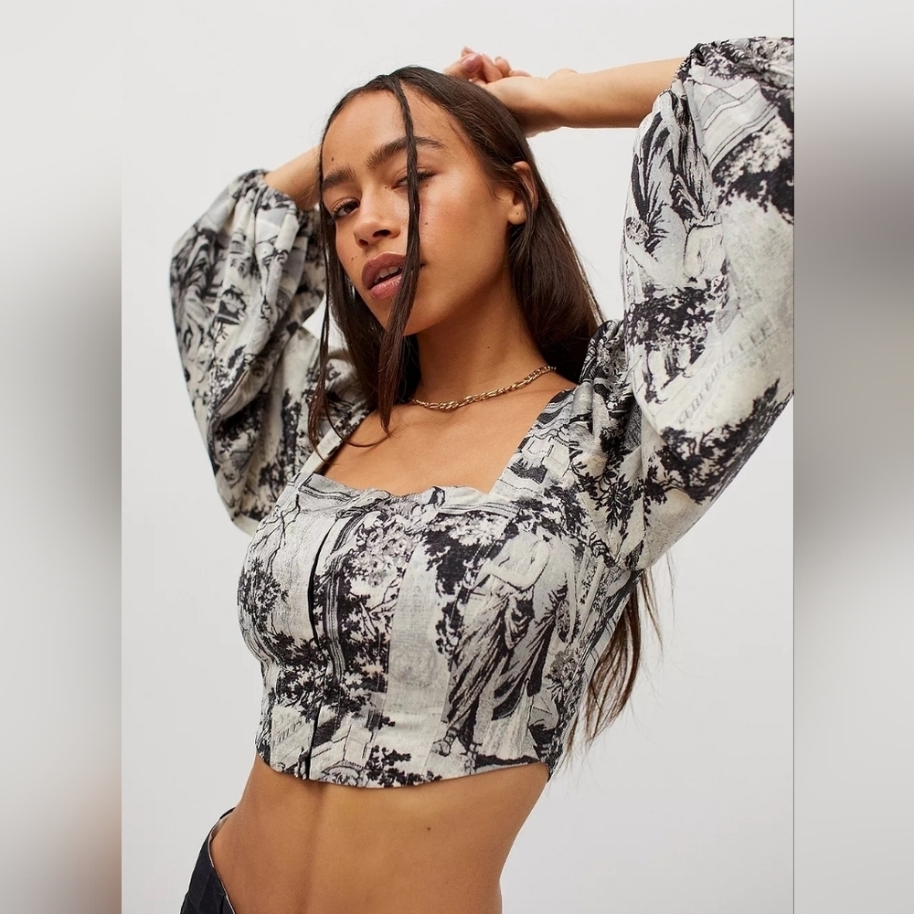 URBAN Outfitters UO Maddie Cropped Bustier Top size Medium
